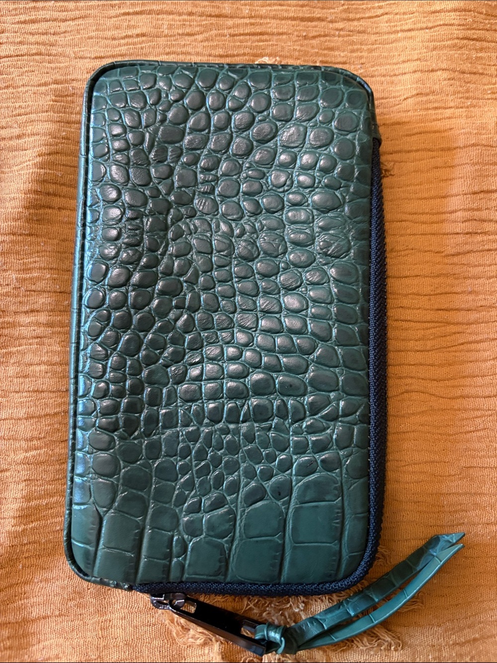 Bandolier like new green croc pouch. - Picture 2 of 5